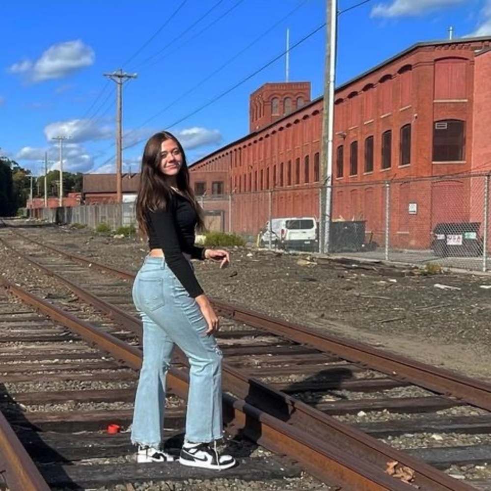 Meet your Posher, Emma